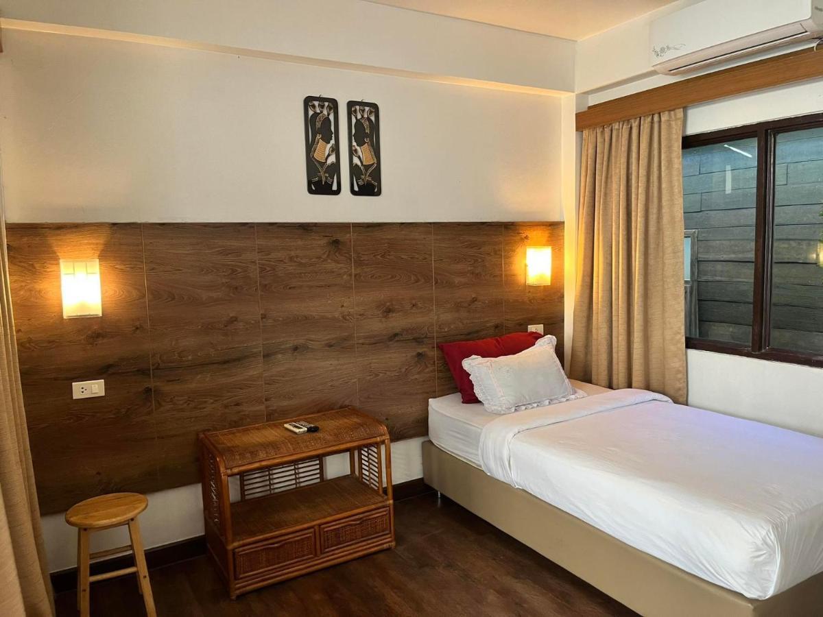 Baan Rachaya Apartment Chiang Mai Bagian luar foto