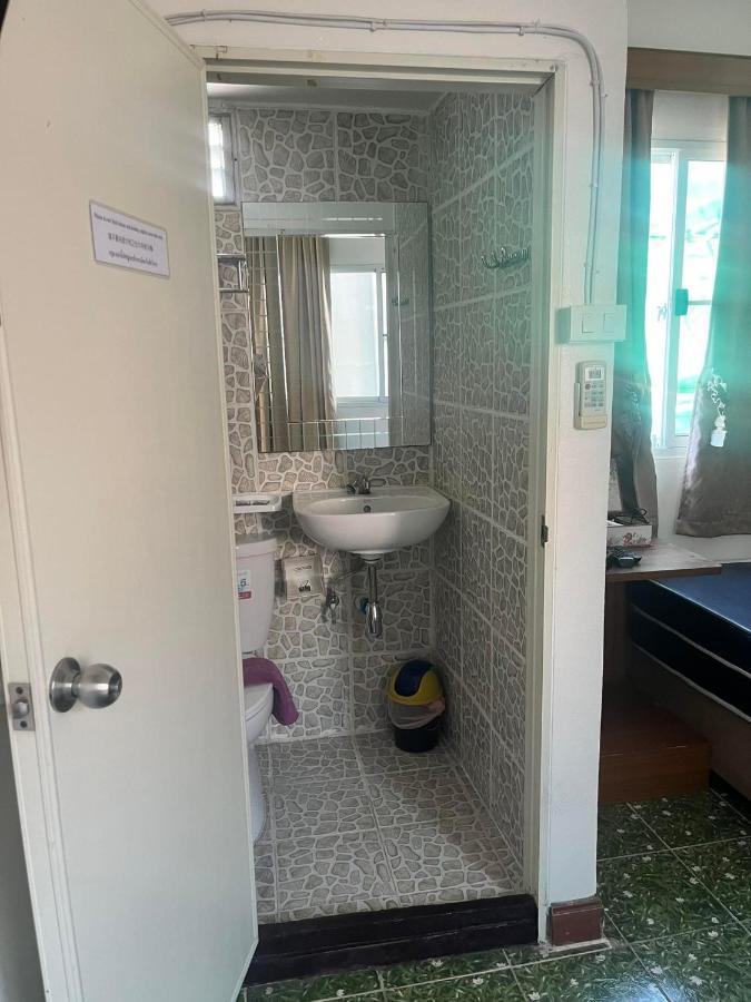Baan Rachaya Apartment Chiang Mai Bagian luar foto