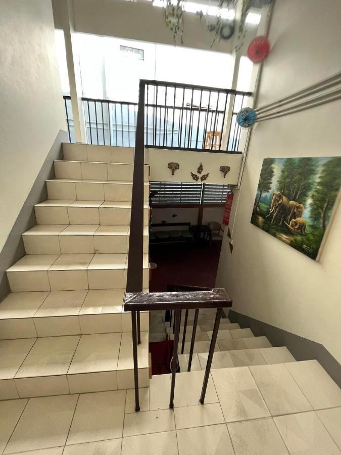 Baan Rachaya Apartment Chiang Mai Bagian luar foto